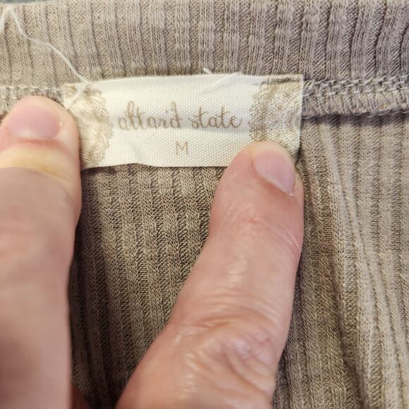 ALTAR'D STATE Ribbed Knit Crop Top Womens Medium Lt Brown Boho Fairy Gremlincore - Picture 5 of 9